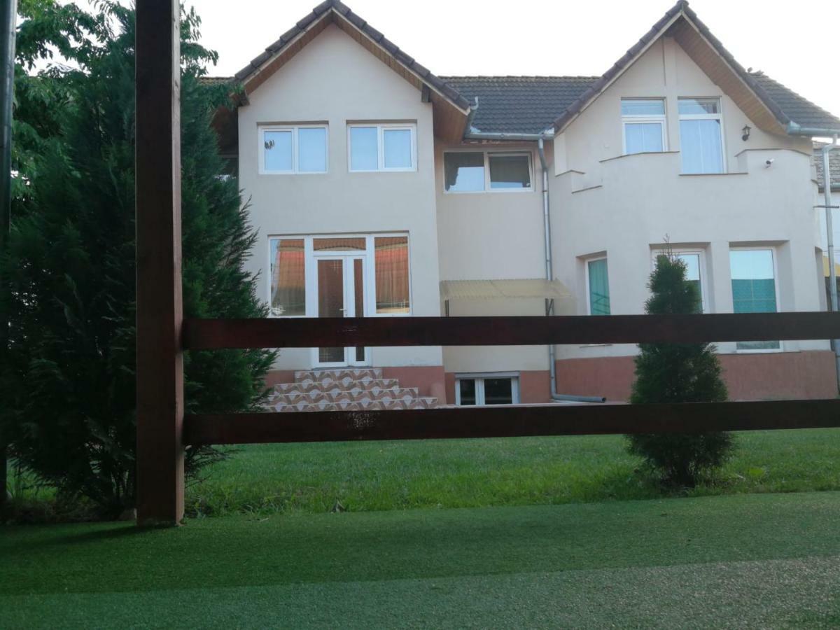 Vila Roy Hotel Turda Luaran gambar